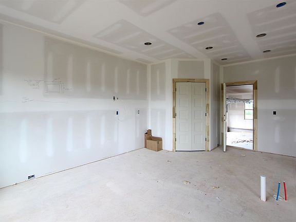 5th image of 35 Dexter Dr #35