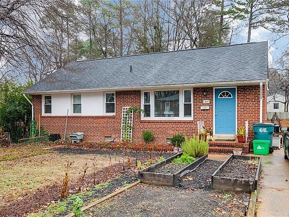 2nd image of 7403 Oakmont Dr
