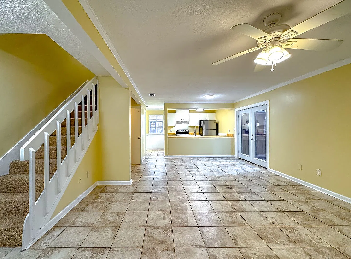 COOL 2/2.5 in Popular Timbers Neighborhood with HUGE Master, Stainless Appliances, Porch, & Commu... — Photo 3