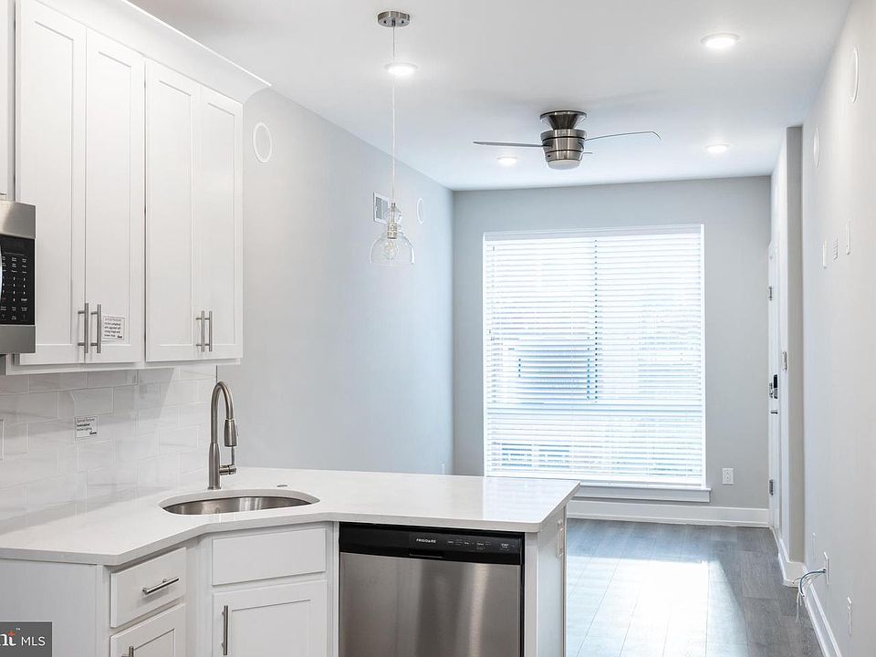 1st image of 2537 N Howard St #1
