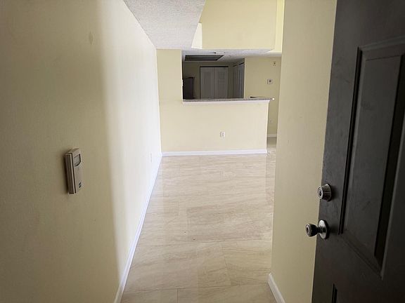 3rd image of 5061 Wiles Rd APT 202