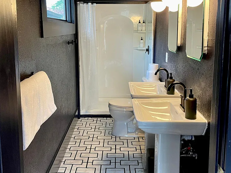 113 E Milton St — Photo 15
