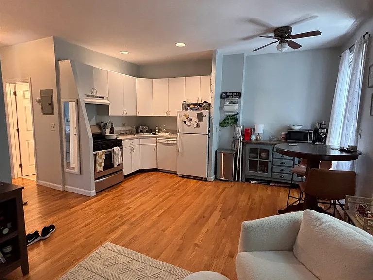 180 Bolton St — Photo 10