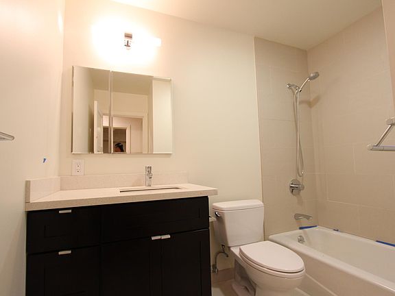 5th image of 4441 Balboa St APT 2
