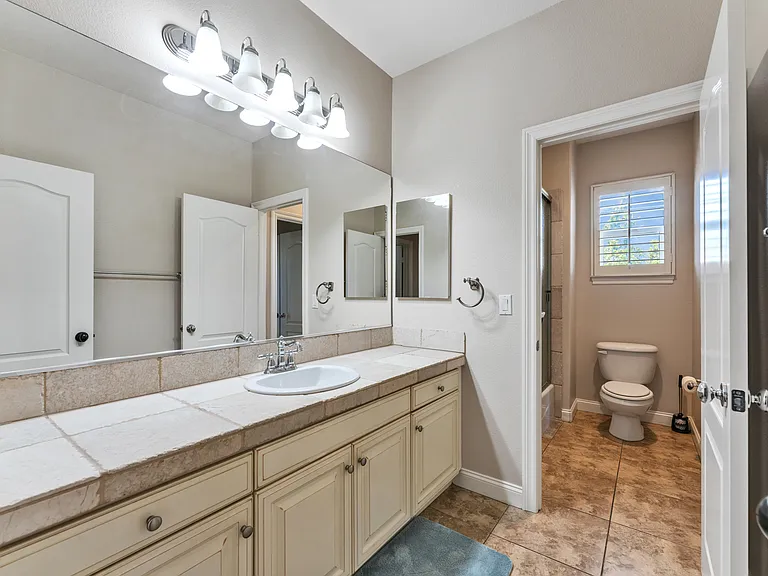 13143 Carriage Trail Ct — Photo 17