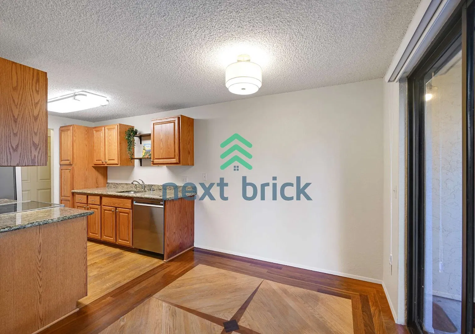 "Charming 1-Bed Condo Retreat in Kirkland 630 Sq Ft of Cozy Living!" — Photo 3