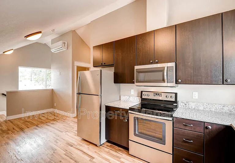 2822 N Josephine St — Photo 1