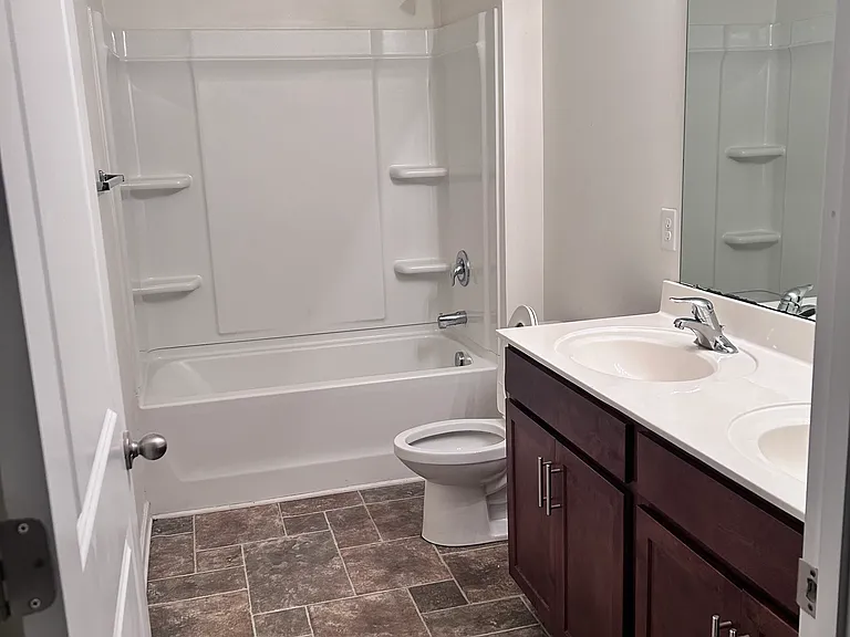 653 Nannyberry Ln — Photo 7