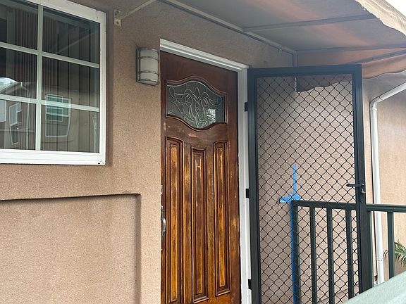 3rd image of 824 Opal St Unit B