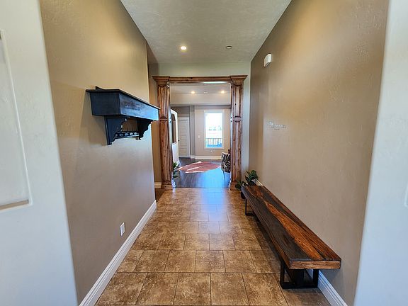 04 - Entryway 2_07012025