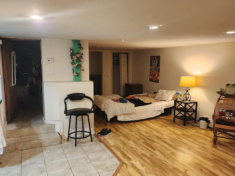18 Perry St #1 — Photo 4
