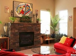 410 Eisenhower Ln, Lawrence, KS 66049