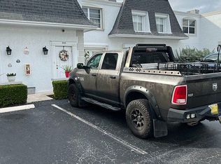 905 NE 27th Ave, Hallandale Beach, FL 33009