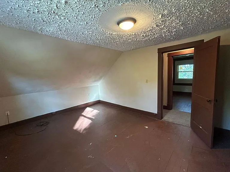 377 Talbot Ave #4 — Photo 10