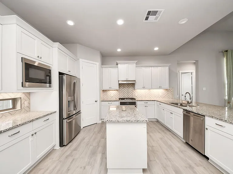 24754 Levante Dr — Photo 32