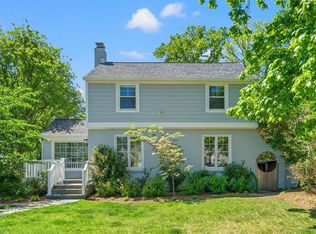 808 Grand View Dr, Alexandria, VA 22305