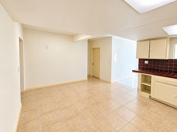 4th image of 2428 E 126th St