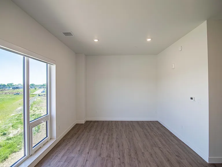 Earl Studio 481 sq ft SB Studio Living