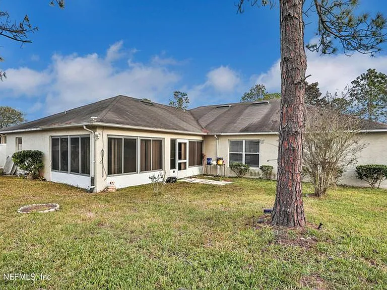 11 Wheatfield Dr — Photo 33