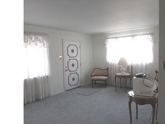 5th image of 8903 E Roosevelt Blvd