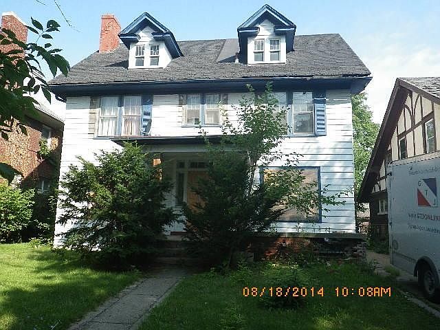 1st image of 110 Tuxedo St