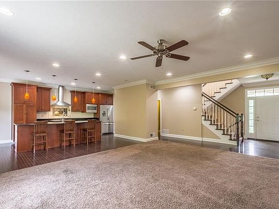 Open Floor plan on Main home! Large Great Room open to Kitchen and Entry Way!