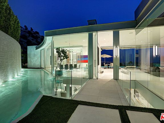 2nd image of 1814 N Glass Water And Light Dr