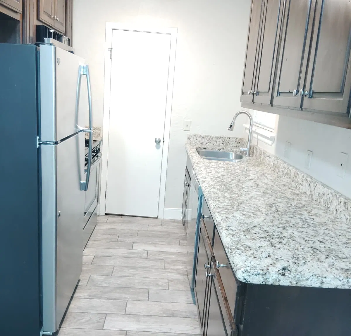 3604 Hawthorne Dr — Photo 4