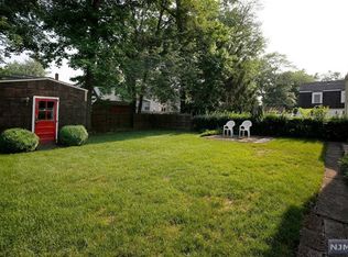 32 New Jersey Ave, Bergenfield, NJ 07621