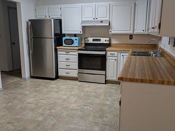 3rd image of 3039 Victoria Cir Unit B