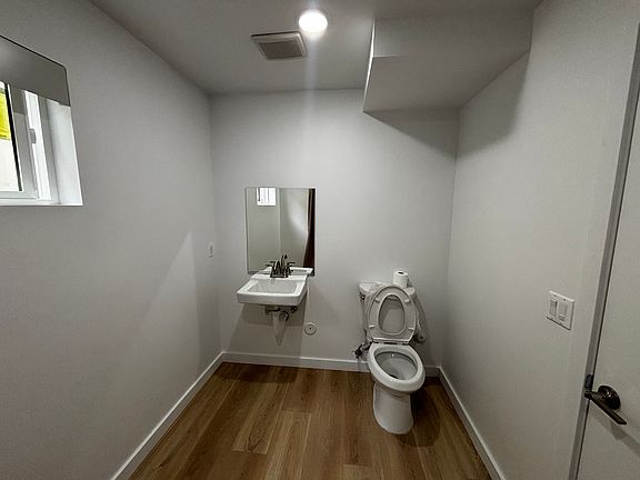5th image of 6012 10th Ave #101