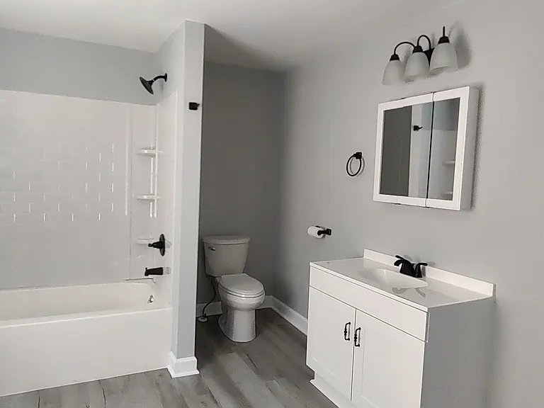 799 Ergle St — Photo 3