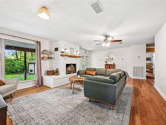 5th image of 29170 Willow Dr