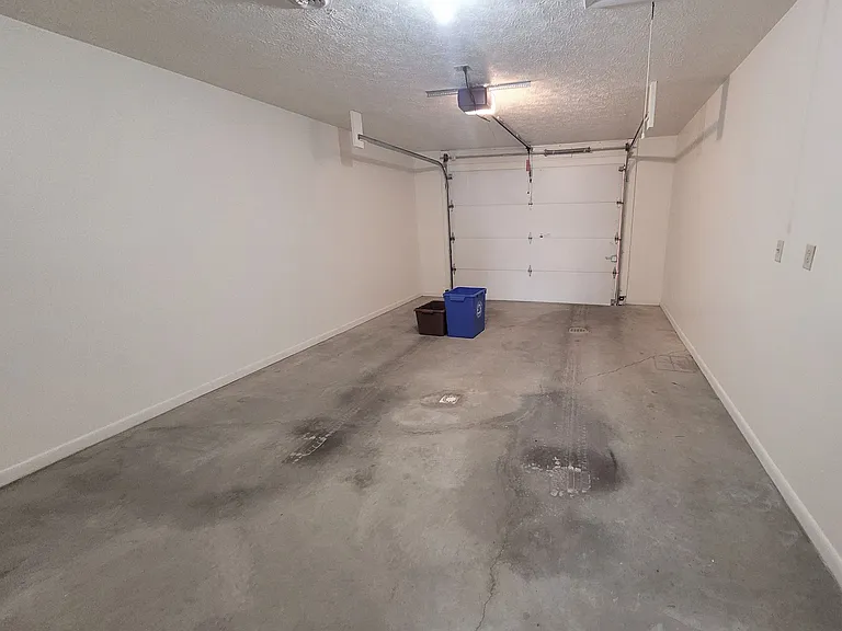 100 Sterling Hills Dr — Photo 44