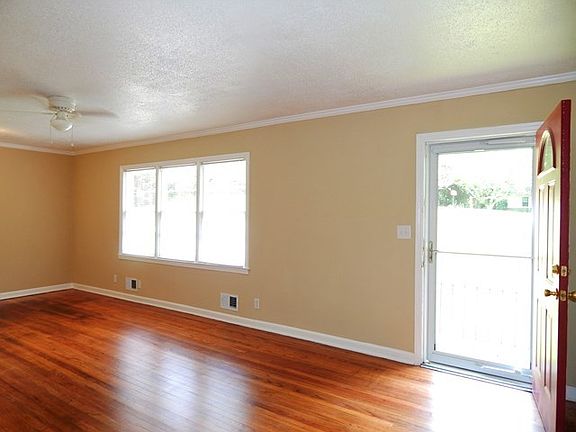 3rd image of 2958 Audubon Dr