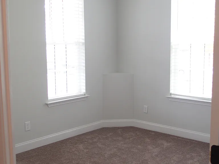 807 Bolton Dr — Photo 17
