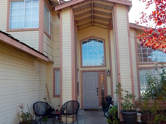 4th image of 523 Oakborough Ave