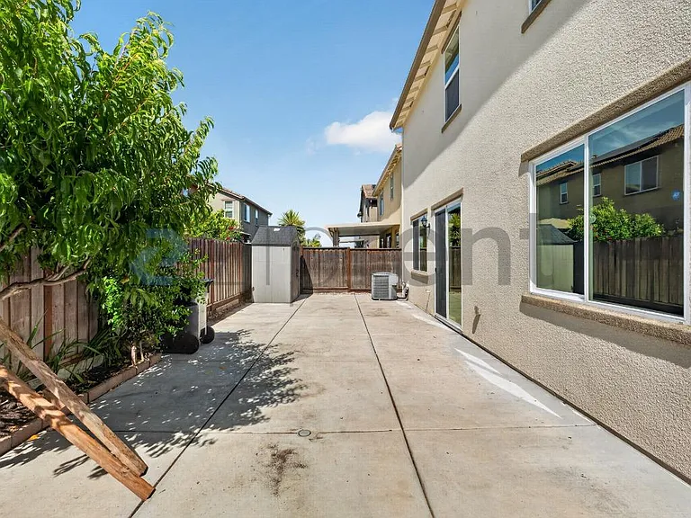 1416 Passion Ln — Photo 35