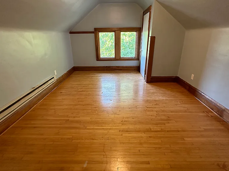 1606 James Ave N #2 — Photo 9