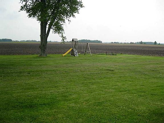 3rd image of 1367 S County Road 1100 E