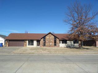 1415 Oak Ln, Miami, OK 74354