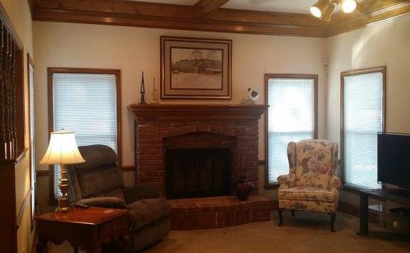3rd image of 1030 SE Timbercreek Ln