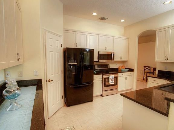 3rd image of 7349 Stanhope Ct