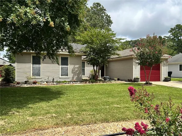 2424 Huckleberry Trl, Virginia Beach, VA 23456