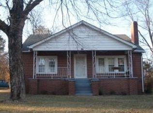 263 E Main St, Linden, TN 37096