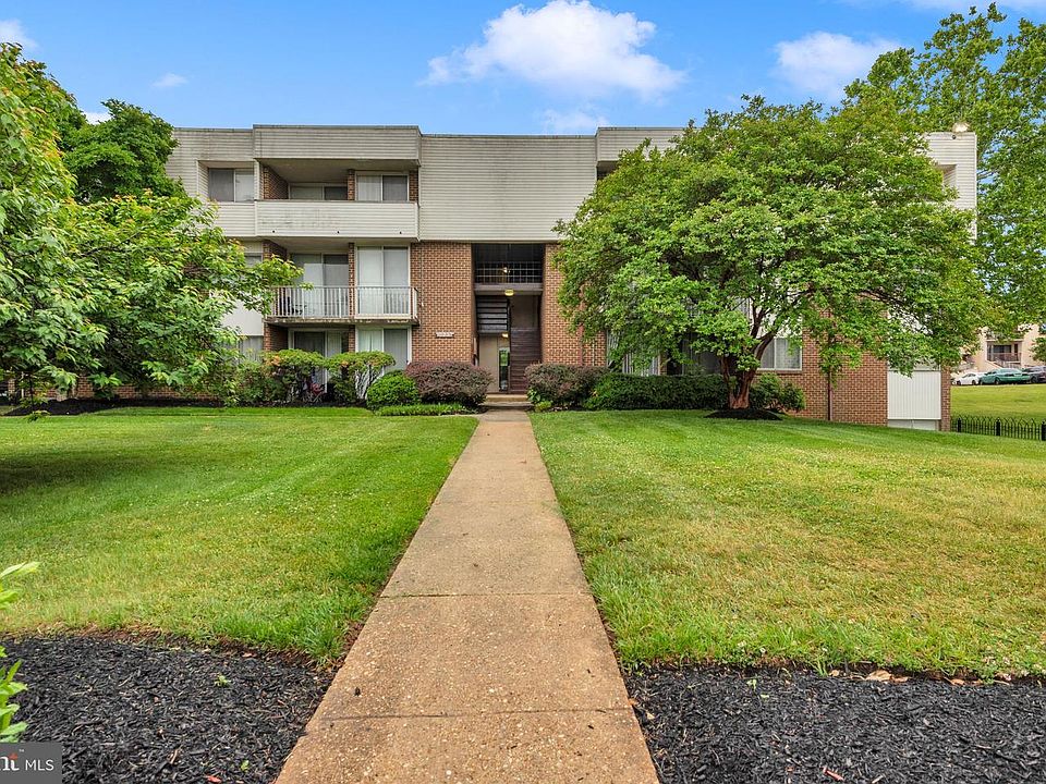1st image of 10237 Prince Pl Unit 25-307