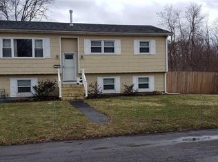 26 Temple Ave, Warwick, RI 02888