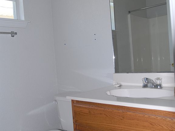5th image of 11057 Oakcrest Dr