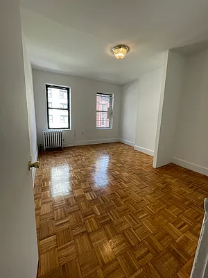 Rented by Peter R. Hungerford, LREB | media 28