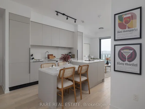 200 Sudbury St #907, Toronto, ON M6J 3W6